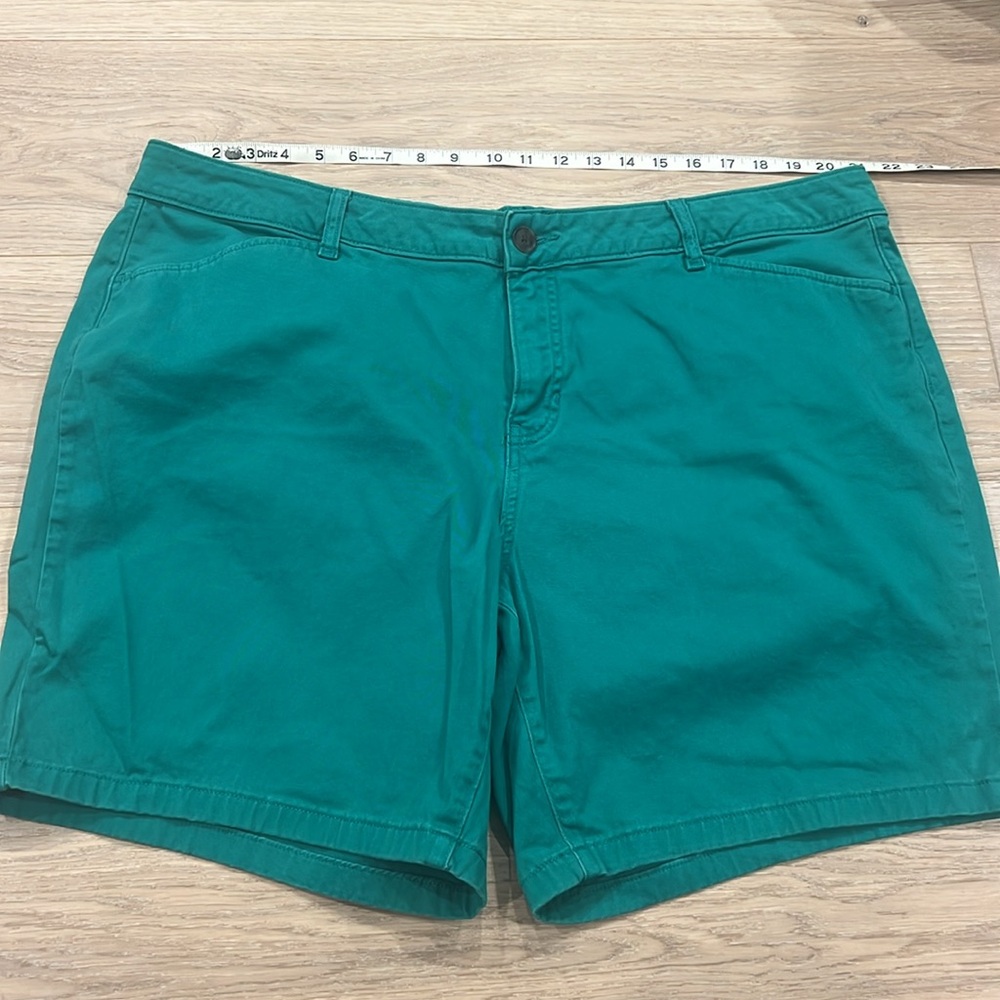 St. John's Bay 8in Shorts